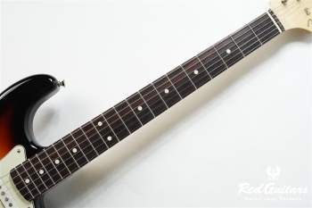 MADE IN JAPAN TRADITIONAL 60S STRATOCASTER - 3-Color Sunburst